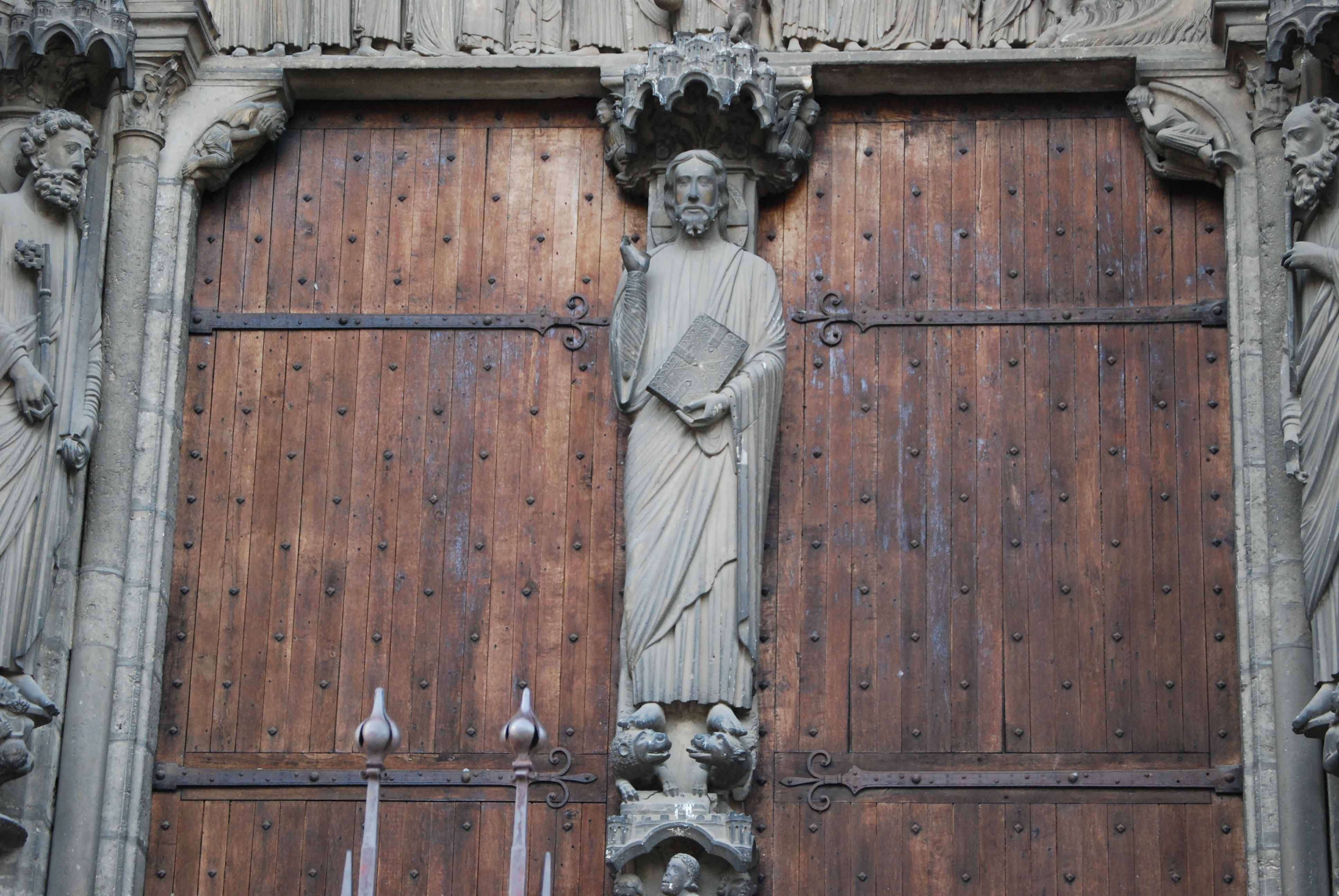Los pórticos y la escultura en la catedral de Chartres - Chartres: Arte, espiritualidad y esoterismo. (6)
